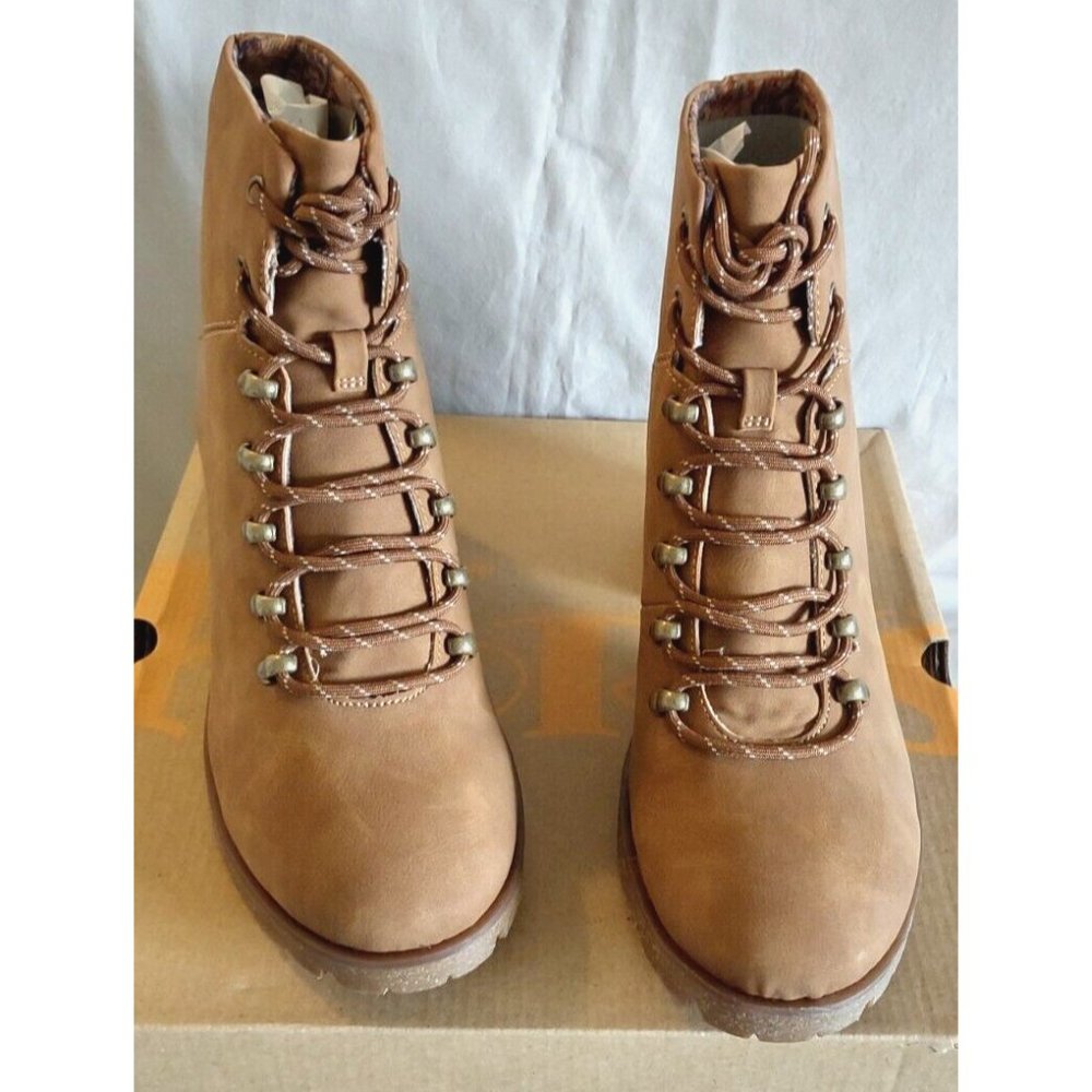 🆕 Kork-Ease Korks lace up hiking boots size 9.5 women lug sole comfortable $110 - Picture 2 of 7